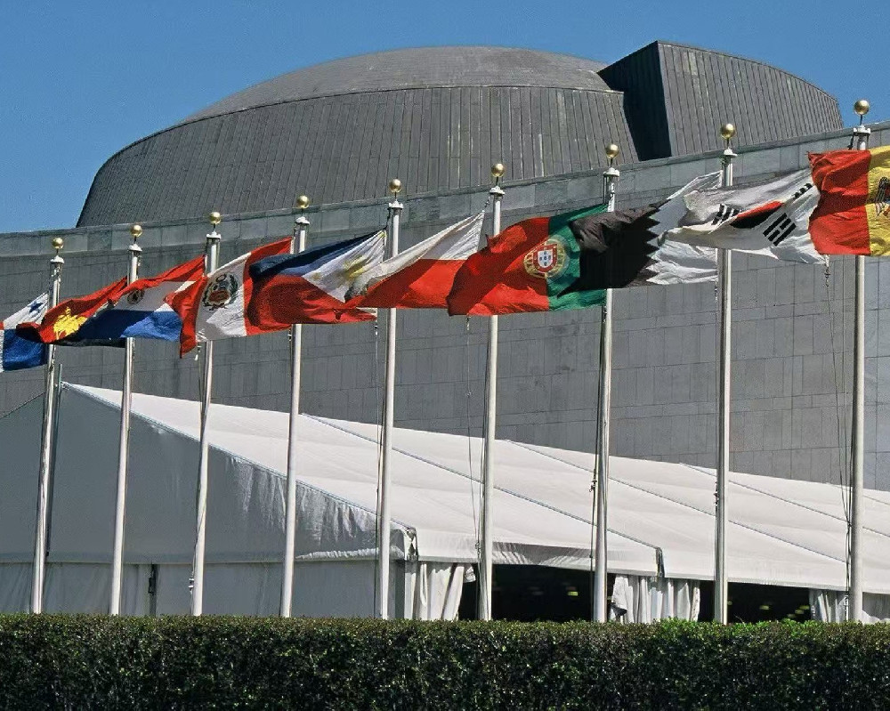 联合国总部的各国国旗