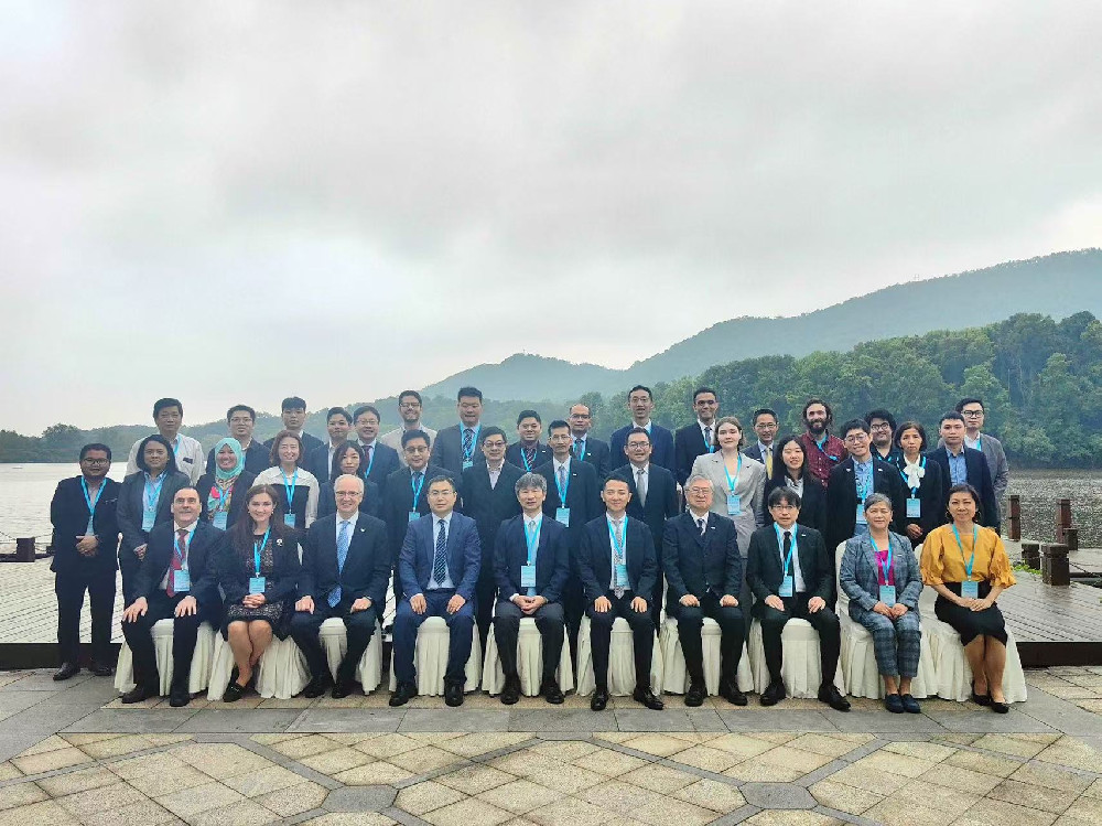 APEC可持续能源中心代表合影